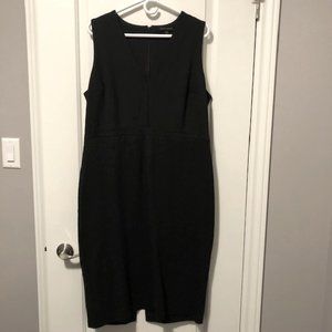 Banana Republic black v-neck ponte dress (tall)